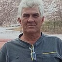 Он, 47 лет