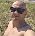Es, 43 года