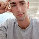 Виктор, 33 года