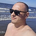 Es, 43 года
