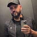 Max, 42 года