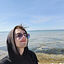 Макс, 18 лет
