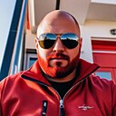 Ден, 52 года