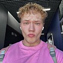 Максим, 23 года