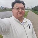 Han, 43 года
