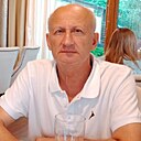 Незнакомец, 64 года