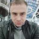 Magnific, 31 год