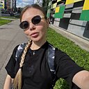 Поля, 26 лет