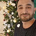 Is, 32 года