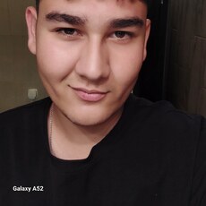 Фотография мужчины Мухаммад, 21 год из г. Санкт-Петербург