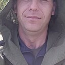 Ден, 33 года