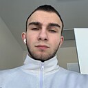 Макс, 22 года