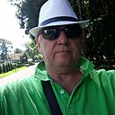 Олив, 52 года