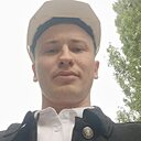 Молодой, 28 лет