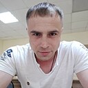 Magnific, 31 год