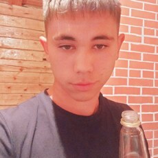 Фотография мужчины Rustam, 20 лет из г. Хабаровск