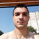 Али, 21 год