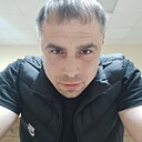 Magnific, 31 год