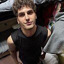 Кудрявый, 20 лет