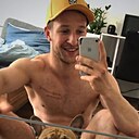 Zoui, 22 года