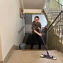 Adrians Albert, 32 года