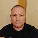 Ден, 44 года