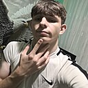 Максим, 22 года