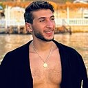 Mohamad, 24 года