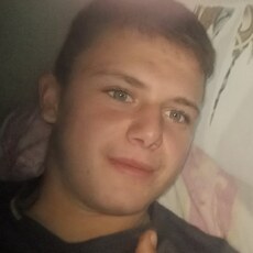 Фотография мужчины Илья, 18 лет из г. Краснодон