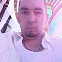 Сэр, 33 года