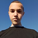 Максим, 22 года