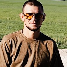 Фотография мужчины Юрий, 28 лет из г. Нижневартовск