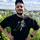 Еговеличество, 32 года