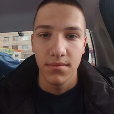 Фотография мужчины Матвей, 18 лет из г. Нижний Тагил