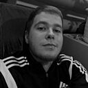 Макс, 24 года