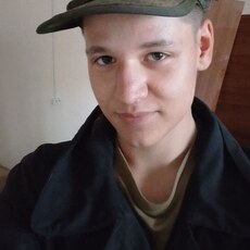 Фотография мужчины Дмитрий, 19 лет из г. Комсомольск-на-Амуре