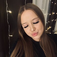 Фотография девушки Ася, 19 лет из г. Октябрьский (Башкортостан)