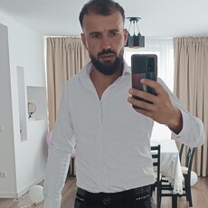 Фотография мужчины Madalin, 33 года из г. Ploiești