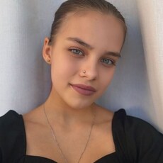 Фотография девушки Ангелина, 18 лет из г. Омск