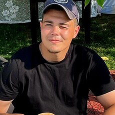 Фотография мужчины Максим, 23 года из г. Югорск