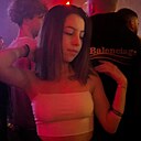 Анора, 18 лет