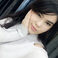 Фотография девушки Madina, 19 лет из г. Сургут