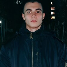 Фотография мужчины Влад, 18 лет из г. Каменск-Шахтинский