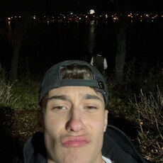 Фотография мужчины Макар, 18 лет из г. Нижний Тагил