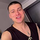 Максим, 24 года