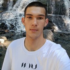 Фотография мужчины Ренат, 22 года из г. Владивосток