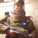 Микки Маус, 37 лет