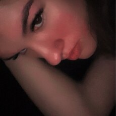 Фотография девушки Хз, 18 лет из г. Тюмень