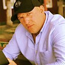 Женат, 43 года