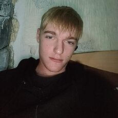 Фотография мужчины Матвей, 18 лет из г. Усть-Каменогорск